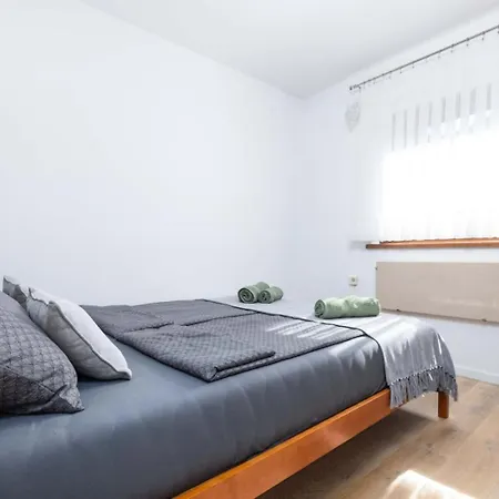 Soper - Location 300 M From The Sea Porec