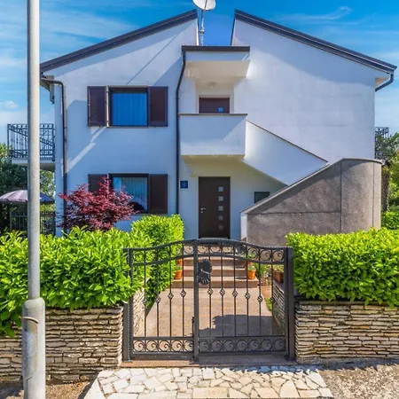Soper - Location 300 M From The Sea Apartment