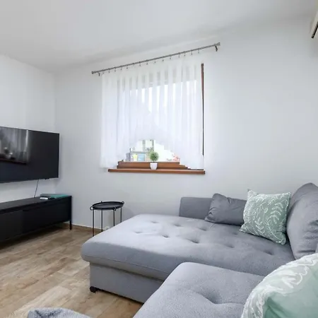Apartment Soper - Location 300 M From The Sea Porec